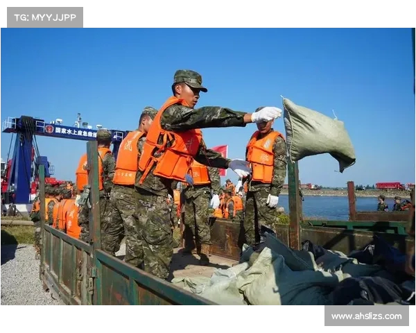 紧急抢险行动:华容洞庭湖大堤决口宽度延伸至,救援工作全力推进 紧急抢险行动:华容洞庭湖大堤决口宽度延伸至,救援工作全力推进