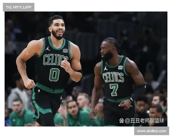 霍勒迪赛后自笑“我是个肥仔”,塔图姆布朗调侃其食量惊人(霍勒迪真实身高) 霍勒迪赛后自笑“我是个肥仔”,塔图姆布朗调侃其食量惊人(霍勒迪真实身高)